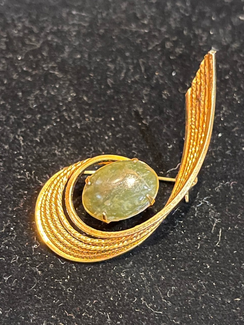 Vintage Mid-Century Modern Gold Tone Swirl Brooch with Green Faux Jade Cabochon